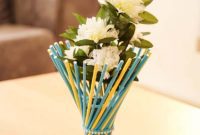 Twist Paper Straws into a Vibrant DIY Vase: Video Tutorial