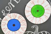 Staring Eyeball Halloween Plate Art