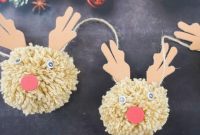 Festive Fluffy Reindeer Christmas Garland Craft