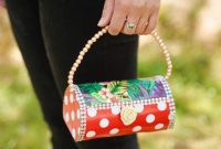 Eco-Chic Bottle Bags: Colorful DIY