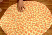 Effortlessly Transform Old Towels into a Stunning Rug