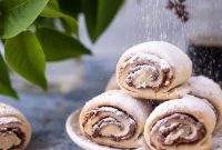 Sweet Banana Nutella Puff Pastry Pockets
