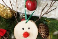 Make Rustic Wood Slice Reindeer Christmas Ornaments
