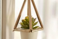Brilliant DIY Paper Straw Floating Succulent Planter
