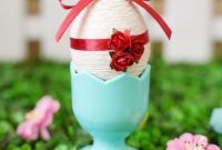 Crafting Yarn Wrapped Easter Eggs