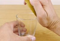 The 5-Second Zero-Waste Kiwi & Mango Peel Hack