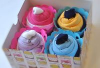 Sweet Onesie Cupcakes: The Cutest DIY Baby Gift