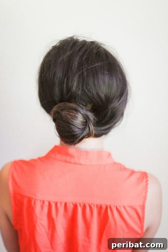 Bobby Pins: Your Secret Style Weapon 23 Quick Bun - 21 Unexpectedly Stylish Ways to Wear Bobby Pins - Easy Emergency Bun