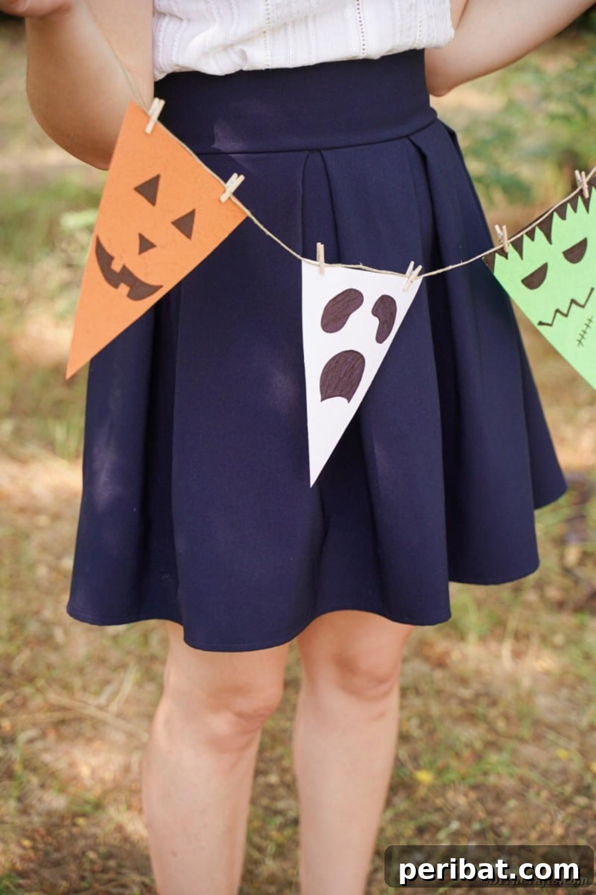 Spooktacular DIY Paper Halloween Garland - Peribat
