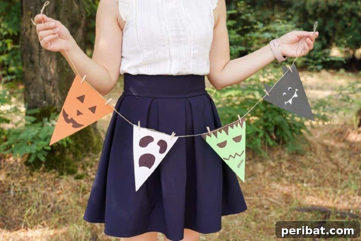 Spooktacular DIY Paper Halloween Garland - Peribat