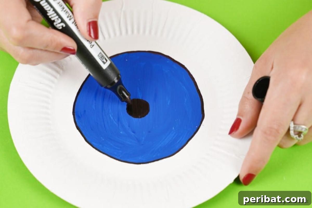 Staring Eyeball Halloween Plate Art 10 Drawing pupil on eyeball