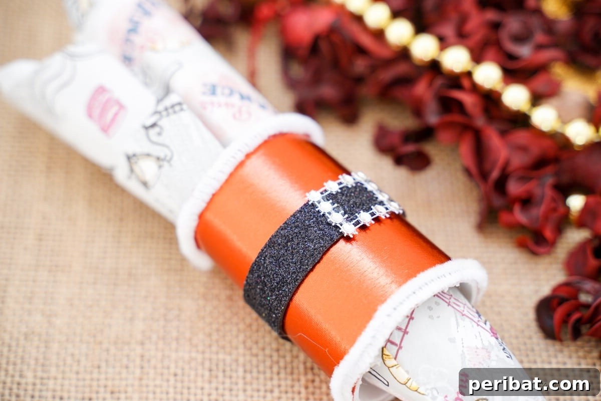 Santa belt napkin ring holder 
