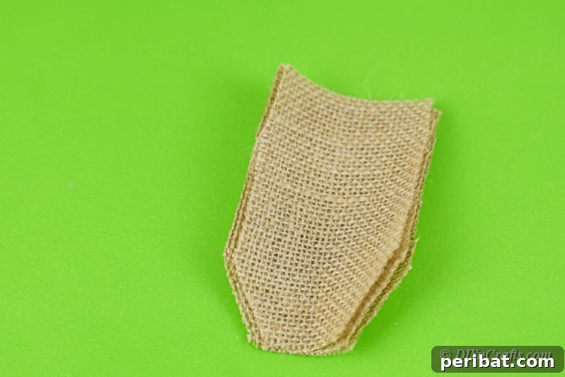 Charming Burlap Christmas Gift Tags: 3 Effortless DIY Styles 20 pieces of cut up burlap