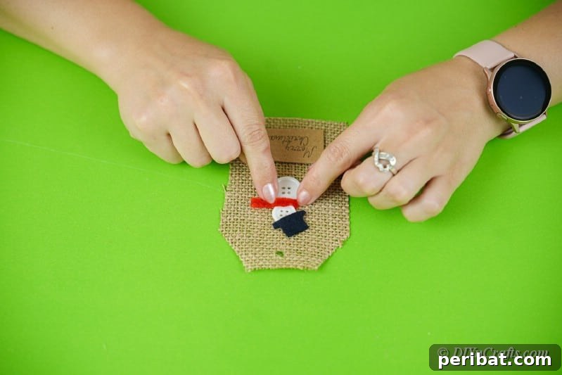 Charming Burlap Christmas Gift Tags: 3 Effortless DIY Styles 23 snowman details on burlap craft