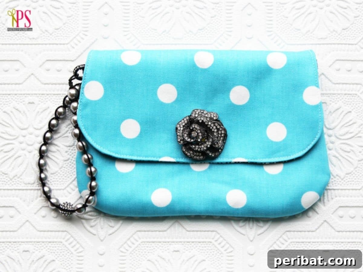 45 Handmade Gifts Women Will Adore 43 Polka dot clutch