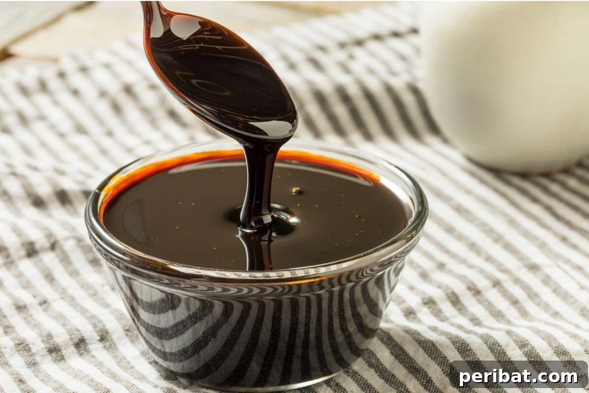 Bahçenizde Süt Mucizesi: Bilmediğiniz 10 Gizemli Kullanım Alanı 12 molasses in a glass bowl