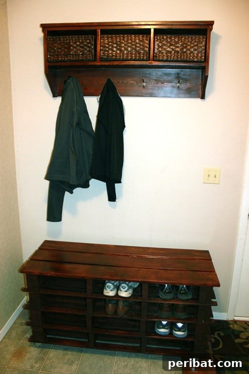 DIY Pallet Shoe Storage Bench