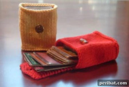 Knitted card holder