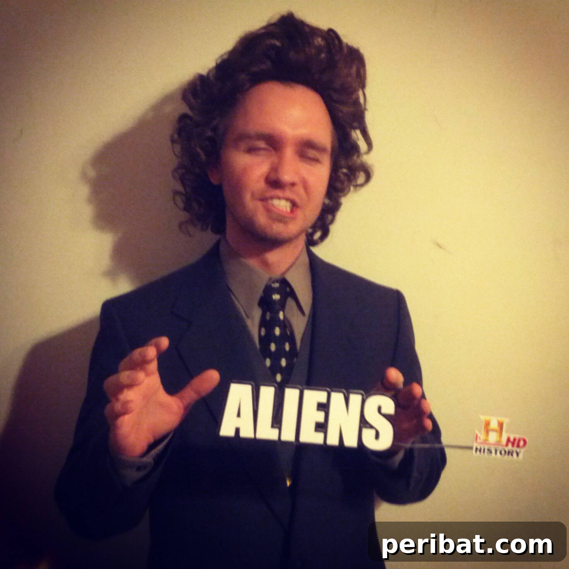 31 Howlingly Good DIY Adult Halloween Costumes to Snag the Grand Prize 28 aliens