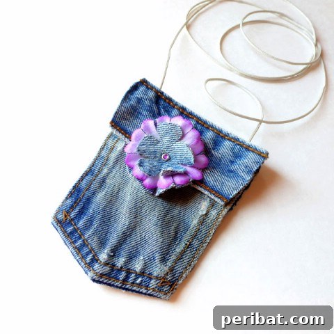 DIY no-sew mini denim coin purse from jean pocket