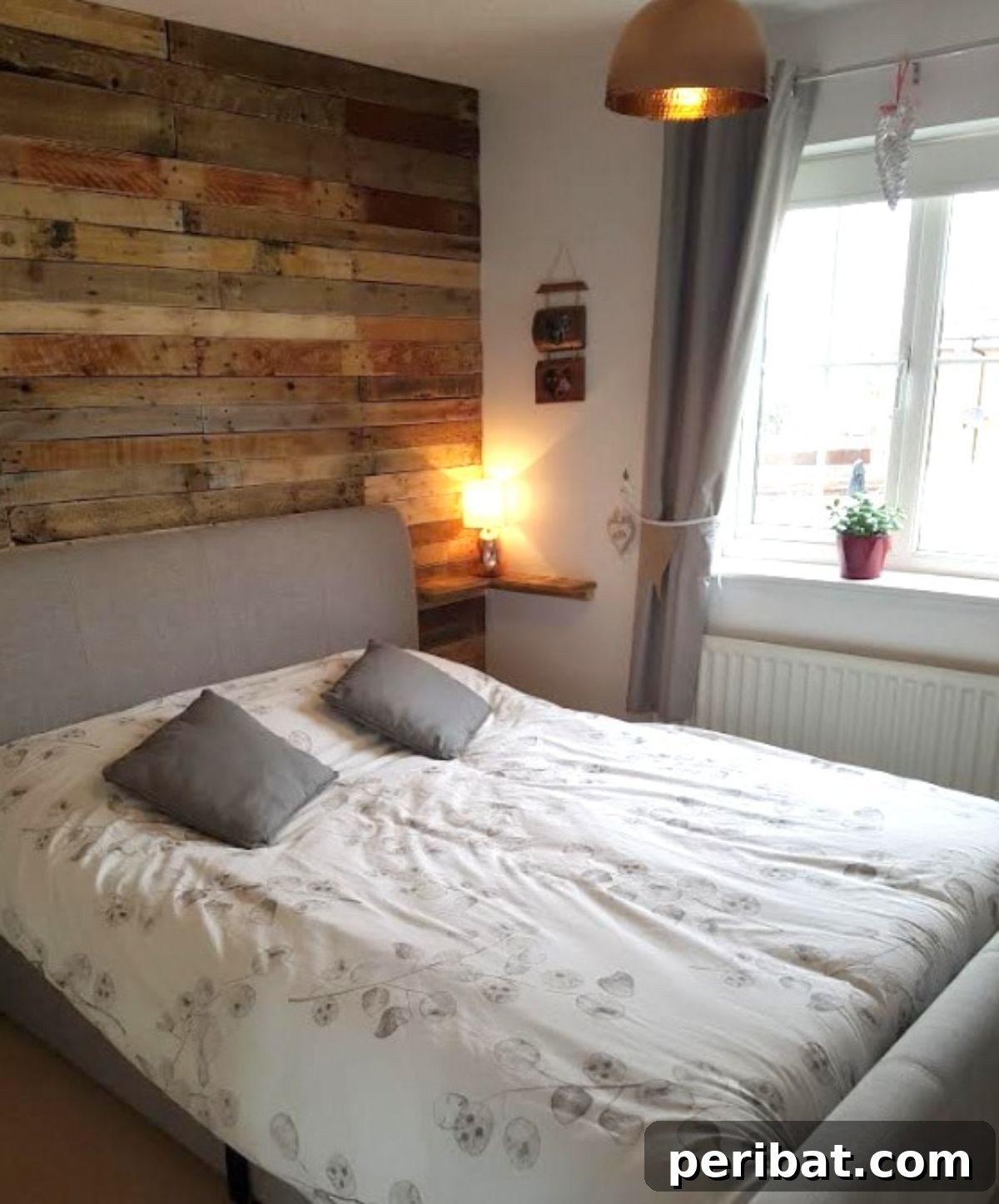 Transformative DIY Pallet Wall for Rustic Storytelling