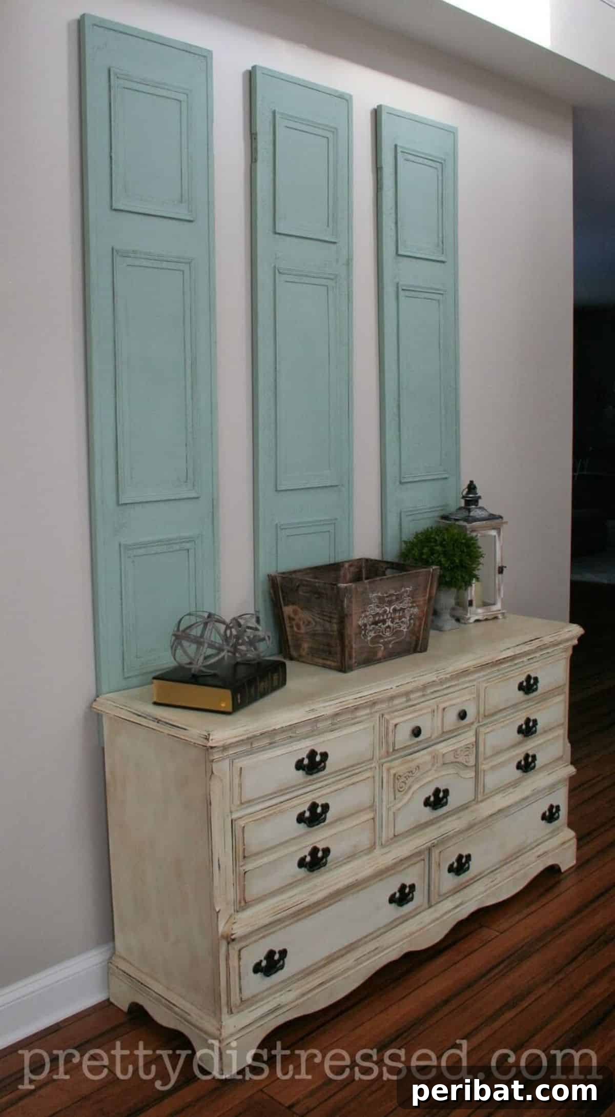 Clever Upcycled Painted Privacy Screen Wall Decor for Aesthetics and Functionality