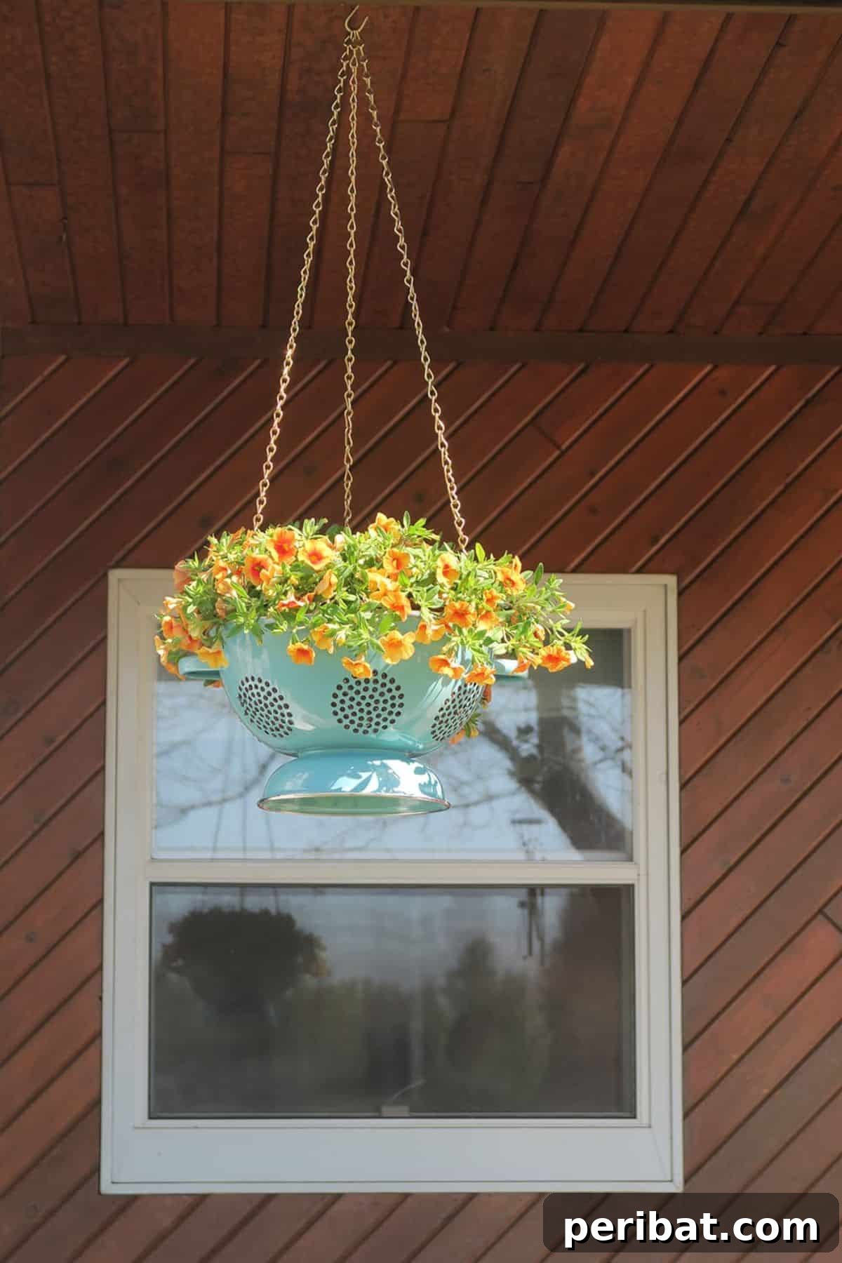 Charming Rustic Kitchens: DIY Decor and Craft Projects 18 DIY Hanging Colander Planter