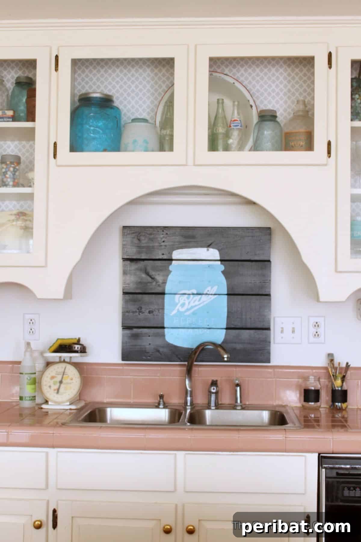 Charming Rustic Kitchens: DIY Decor and Craft Projects 30 Mason Jar Pallet Artwork