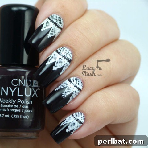 High contrast lacey nails
