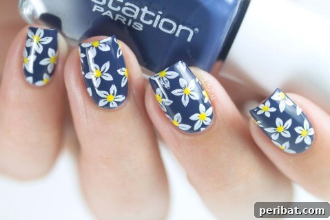 Pretty daisy nails