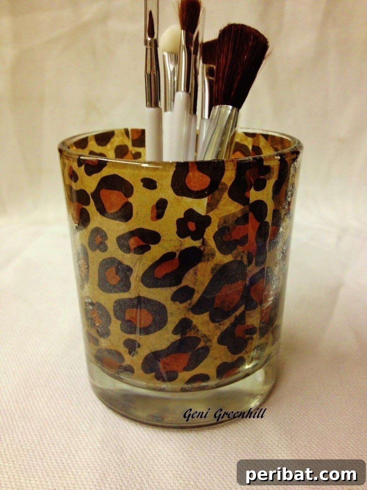 36 Genius Ideas for Repurposing Candle and Mini Jars 7 Recycled Candle Beauty Decor