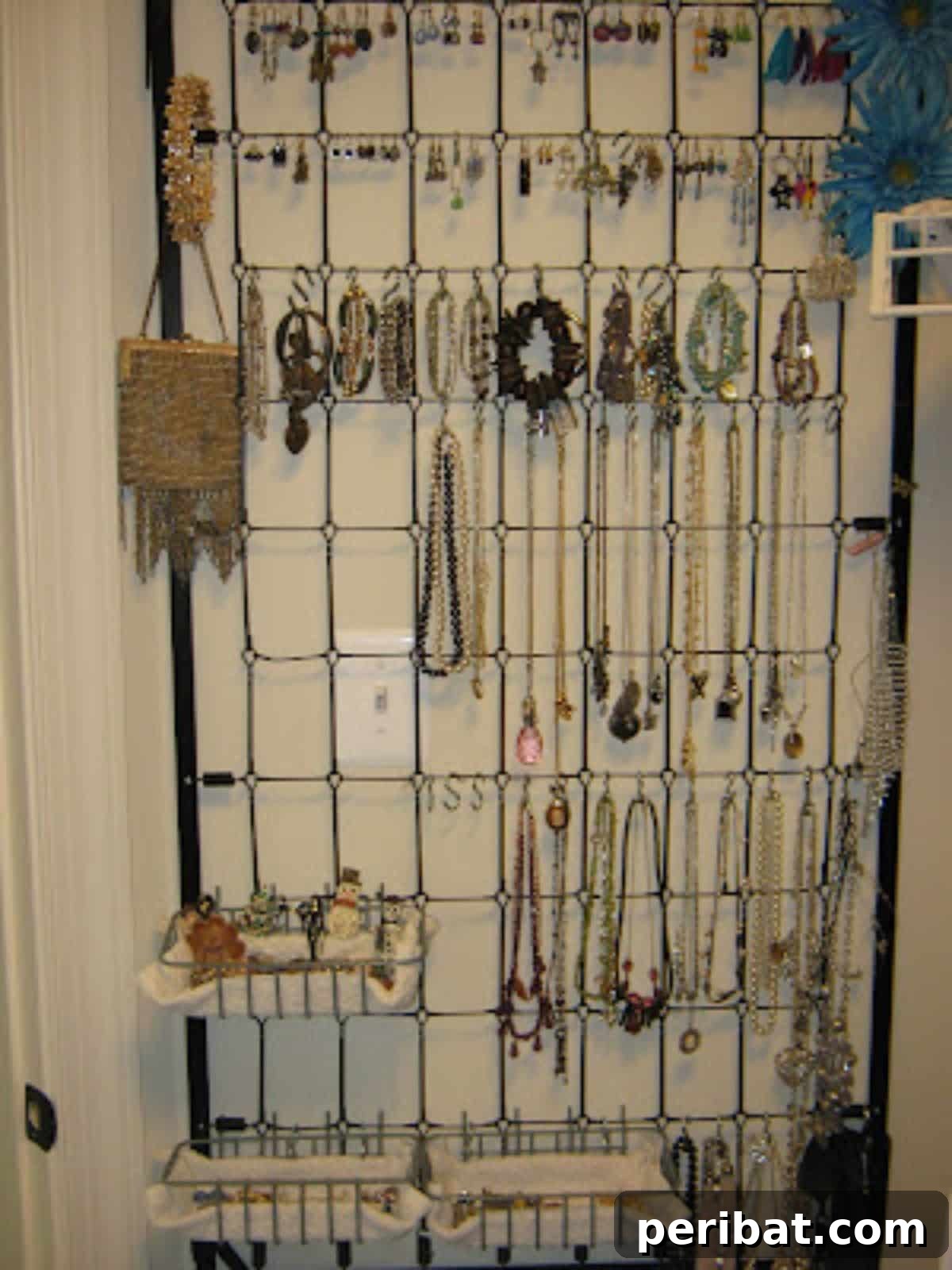 Cribs Reimagined 37 Clever Upcycling Ideas 17 Creative crib spring jewelry organizer for necklaces and earrings
