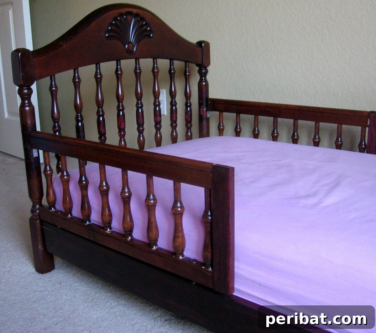 Cribs Reimagined 37 Clever Upcycling Ideas 8 Convert an old crib into a toddler bed easily