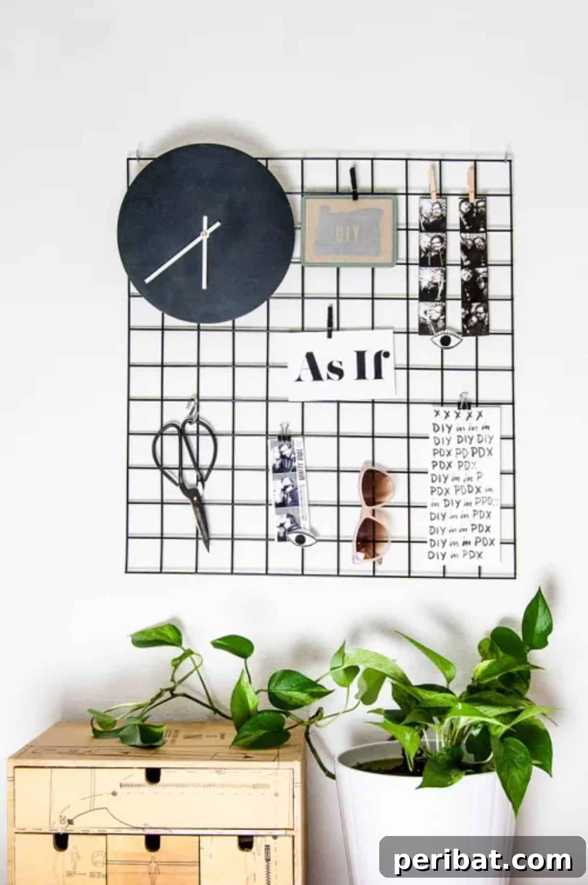 47 Stylish DIY Projects to Modernize Your Home 28 DIY Metal Wall Grid. Industrial-chic display for keepsakes.