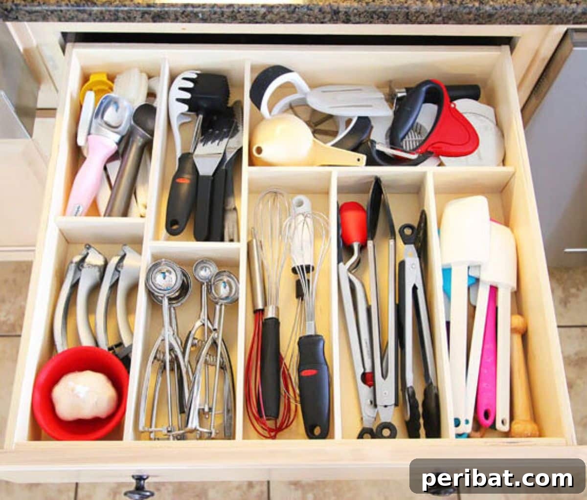 Efficient Cutlery Organizer for Kitchen Drawers