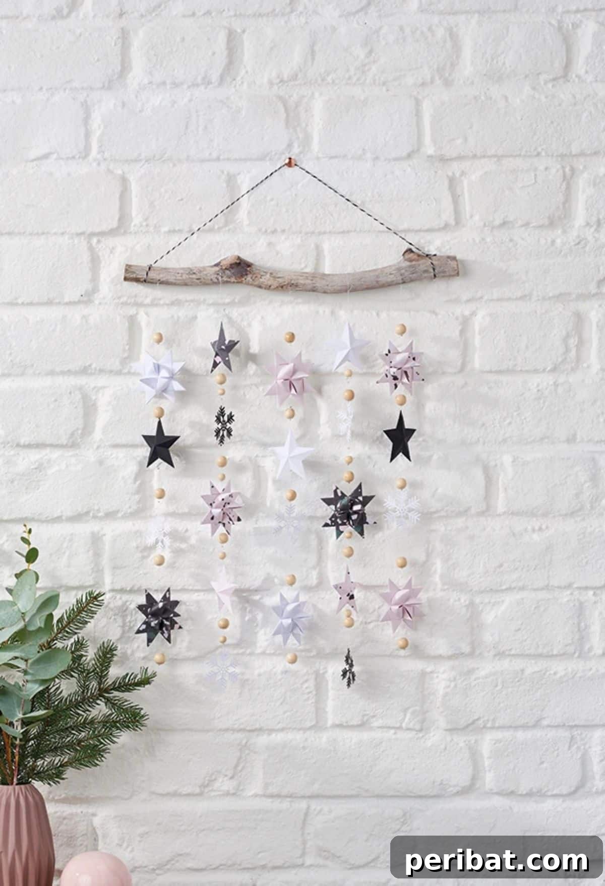 Papercrafted Christmas: A Treasury of DIY Decor Ideas 25 Paper Origami Christmas Star