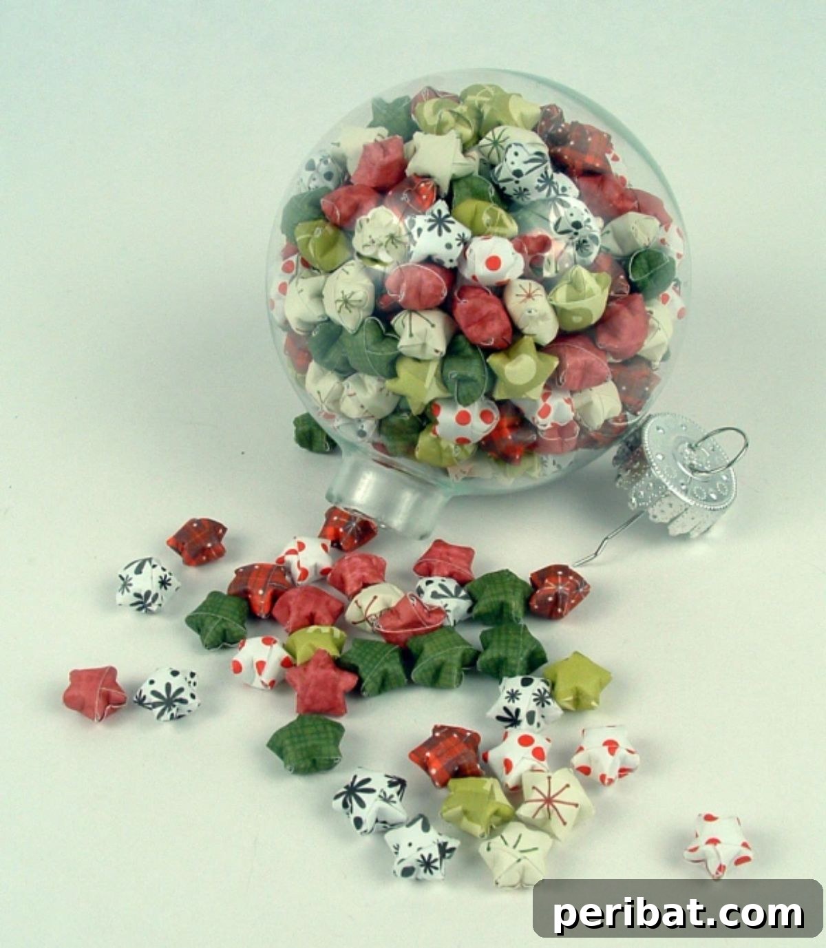 Papercrafted Christmas: A Treasury of DIY Decor Ideas 52 Christmas Ornament Countdown: Lucky Stars