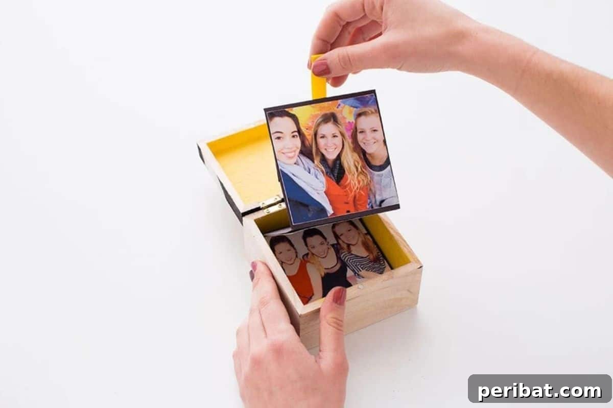 Unleash Your Creativity 50 Personalized DIY Gifts 20 DIY Pop-Up Photo Box