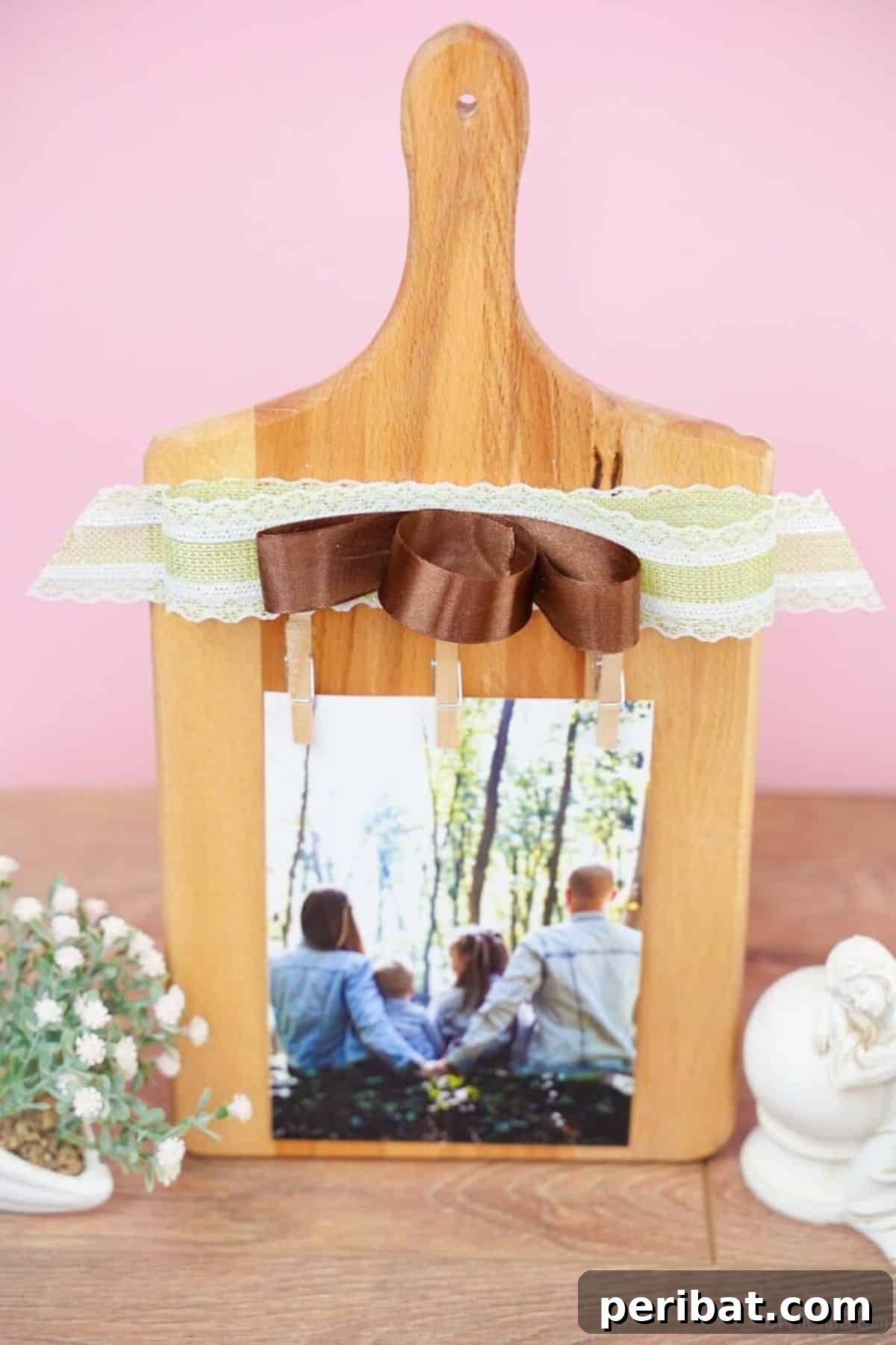 Unleash Your Creativity 50 Personalized DIY Gifts 7 Upcycled Cutting Board Craft Picture Frame