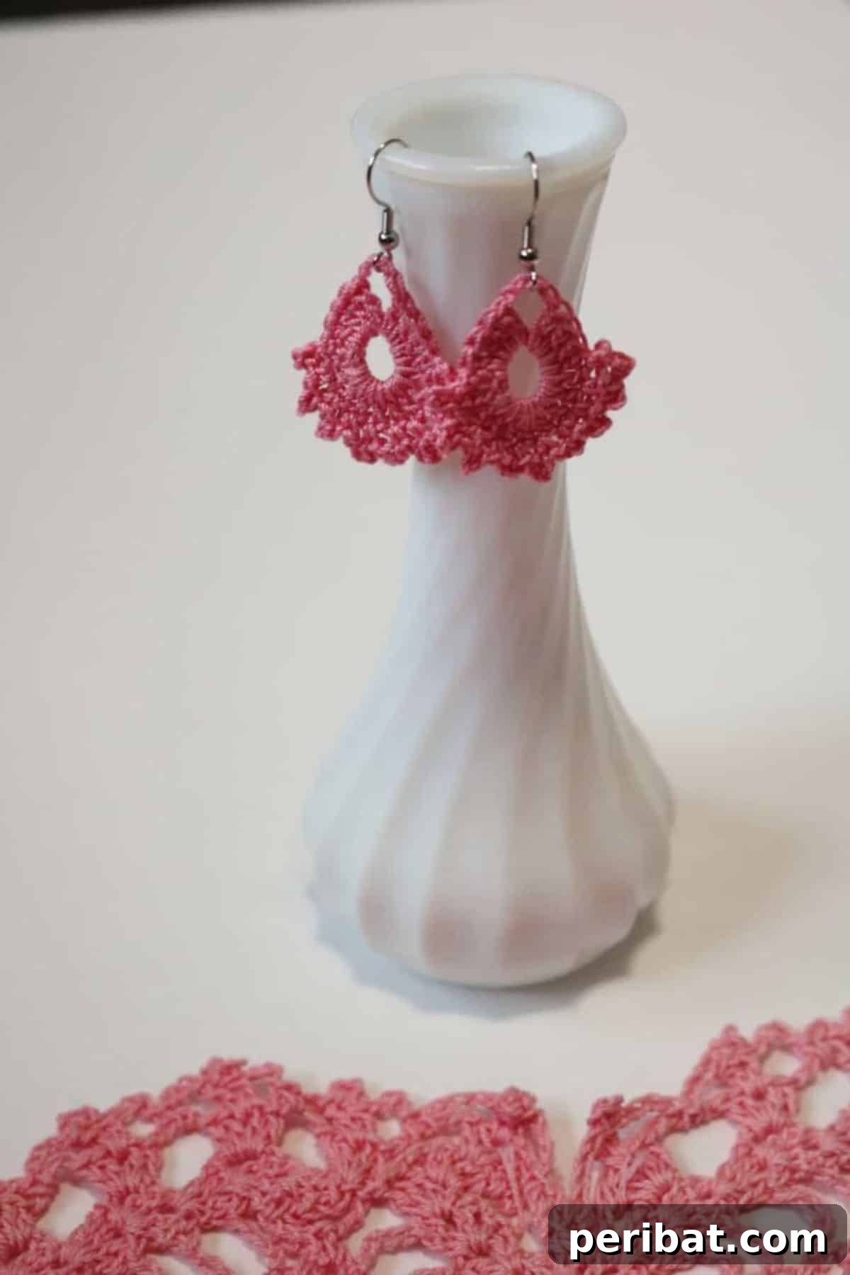 Stunning & Simple: 50 Creative Earring Projects 27 Easy DIY Crocheted Earrings