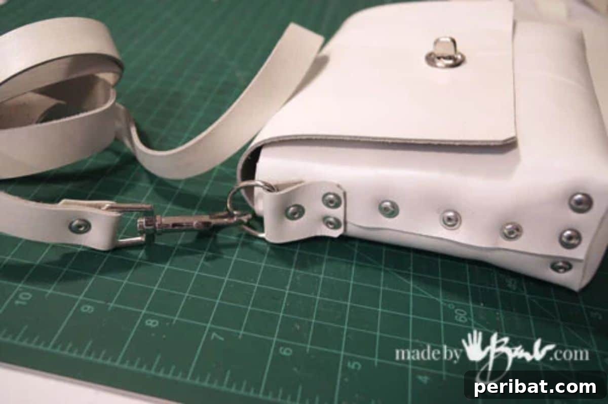 39 Stylish and Adorable DIY Purse Ideas 12 DIY No-Sew Perfect Little Purse