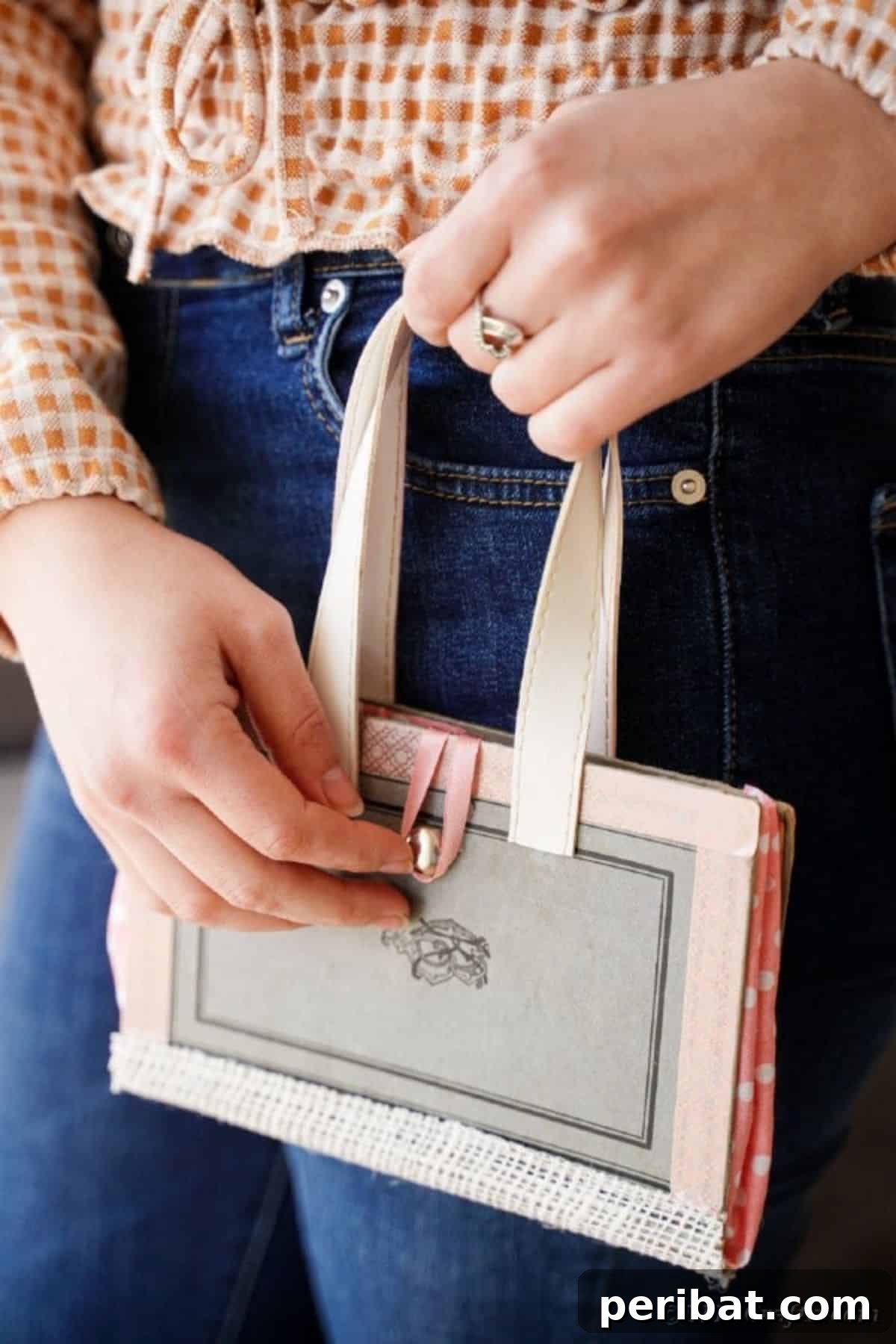 39 Stylish and Adorable DIY Purse Ideas 4 DIY Old Book Purse