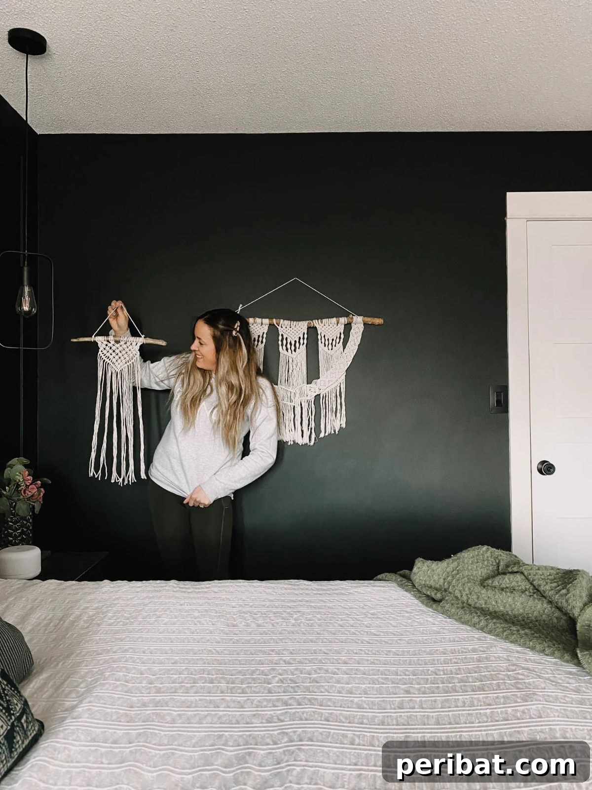 Handmade Hugs: 34 Practical DIY Gifts for Your Sister 12 Super Simple DIY Macrame Wall Hanging
