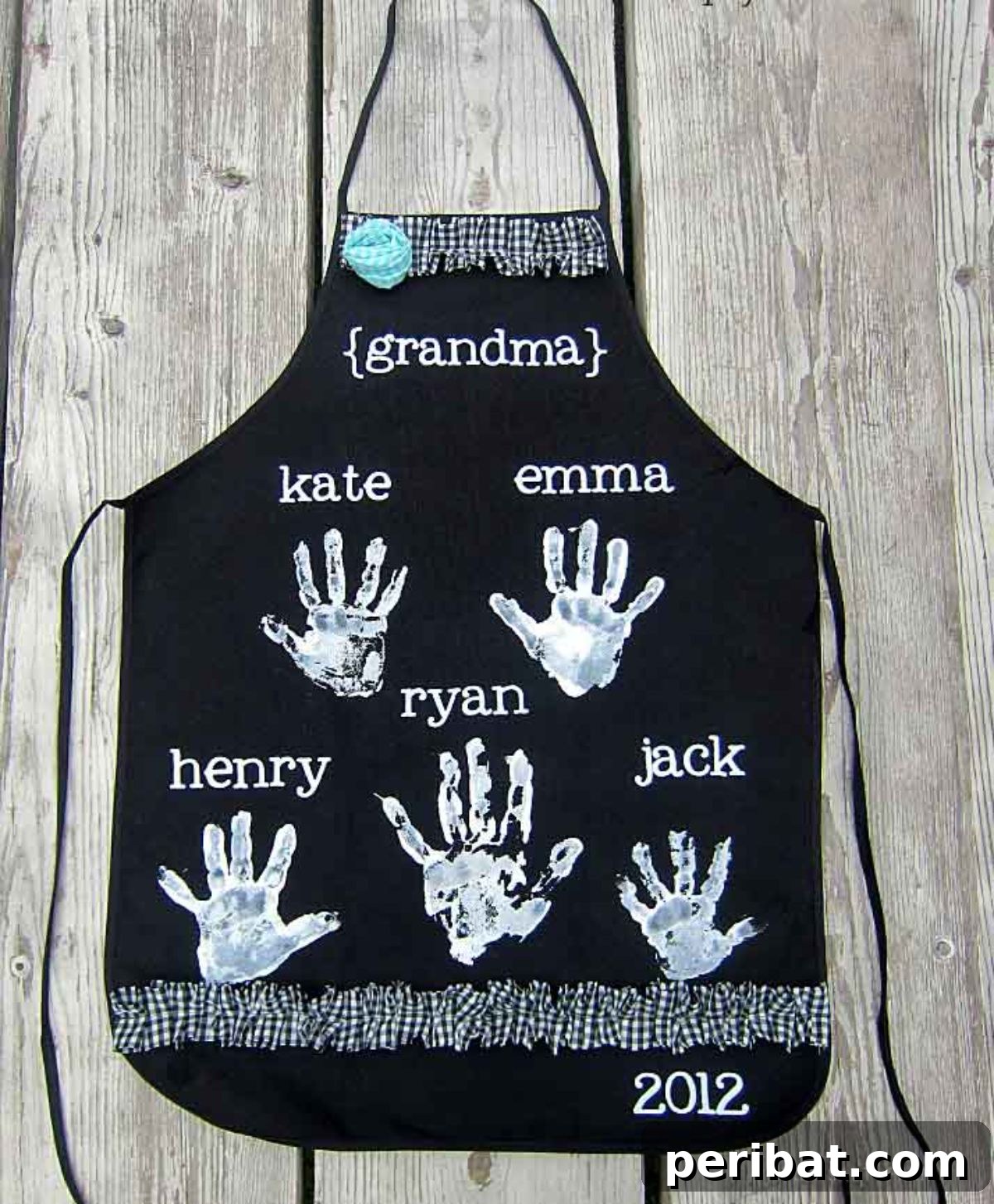 Handmade Hugs: 34 Practical DIY Gifts for Your Sister 24 Handprint Aprons Gift Idea