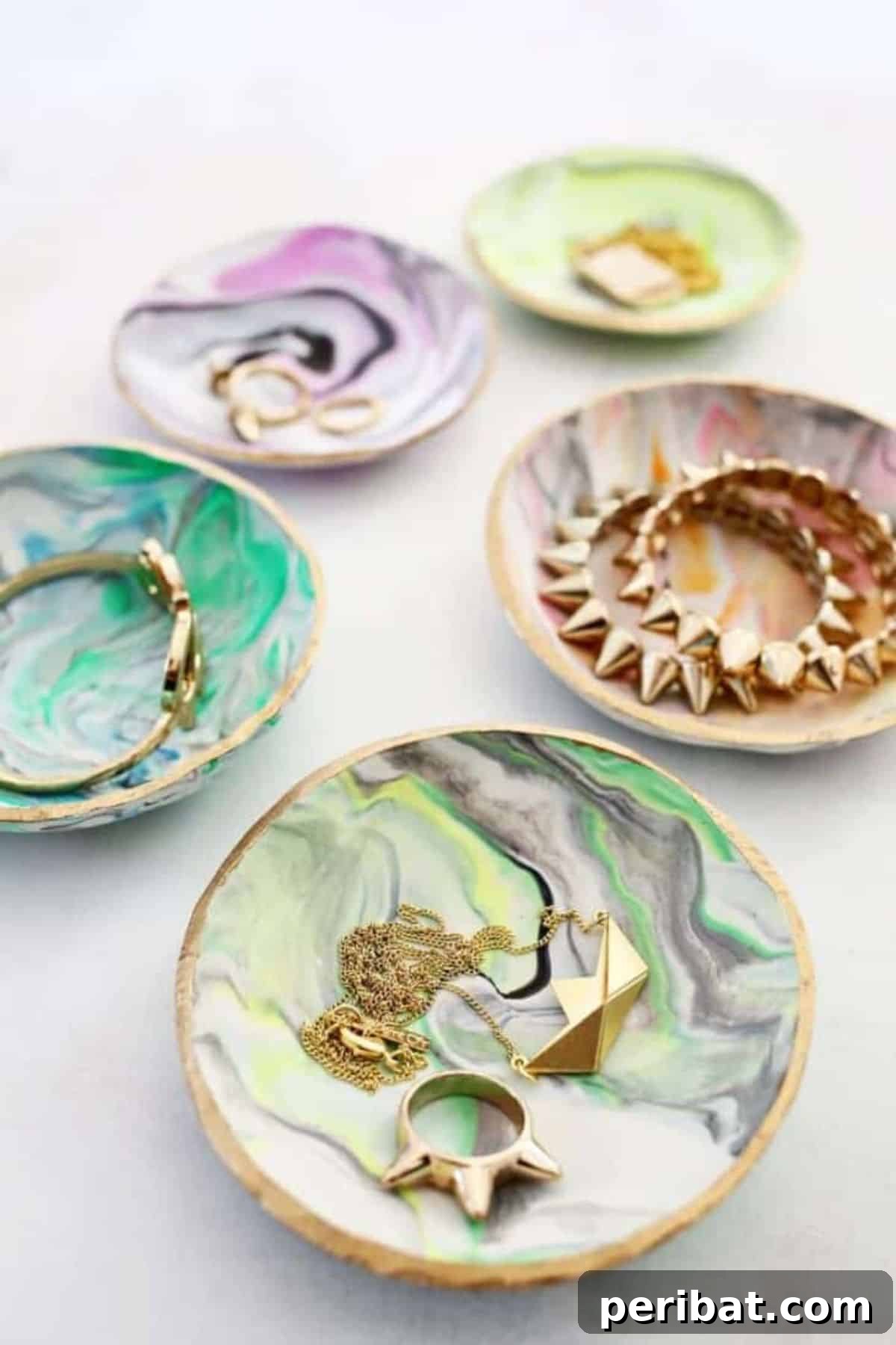 41 Loving Handmade Gifts for Your Wife 6 DIY Marbled Clay Ring Dish