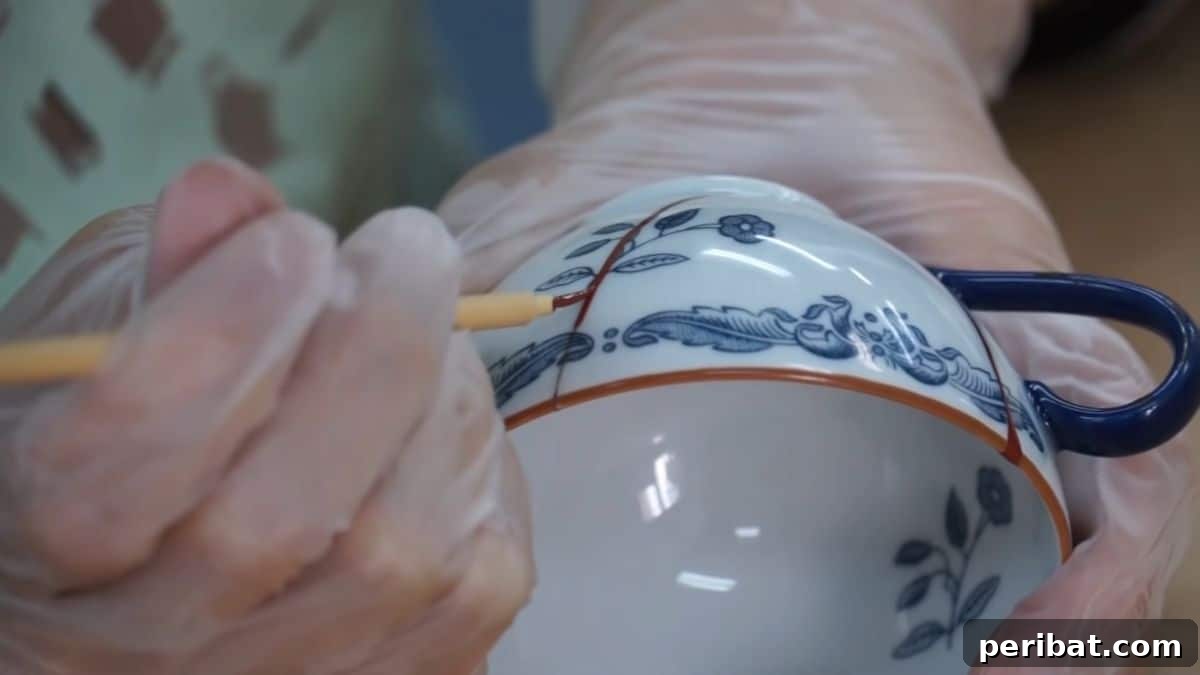 21 DIY Kintsugi Kits: Discover the Art of Golden Mending 10 Concise 3-step DIY Kintsugi tutorial for quickly mending ceramic mugs with golden repairs.