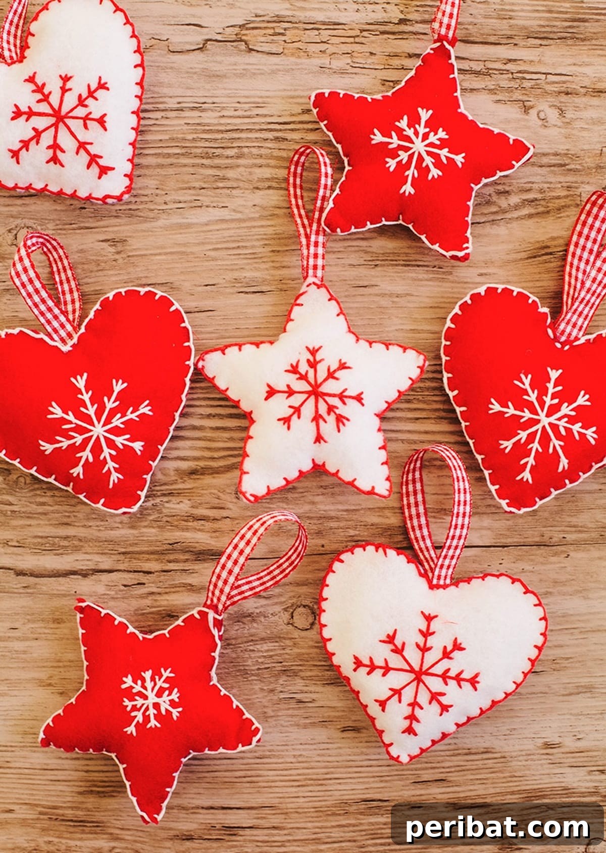 Stitch Your Way to a Merry Christmas: 48 DIY Embroidery Designs 7 Simple yet elegant Nordic-inspired Christmas decorations, perfect for a minimalist holiday theme.