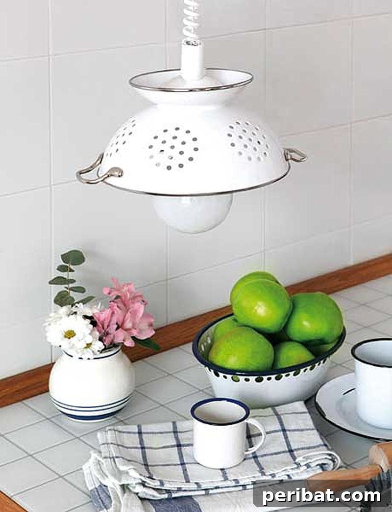 pendant lamp of enameled colander