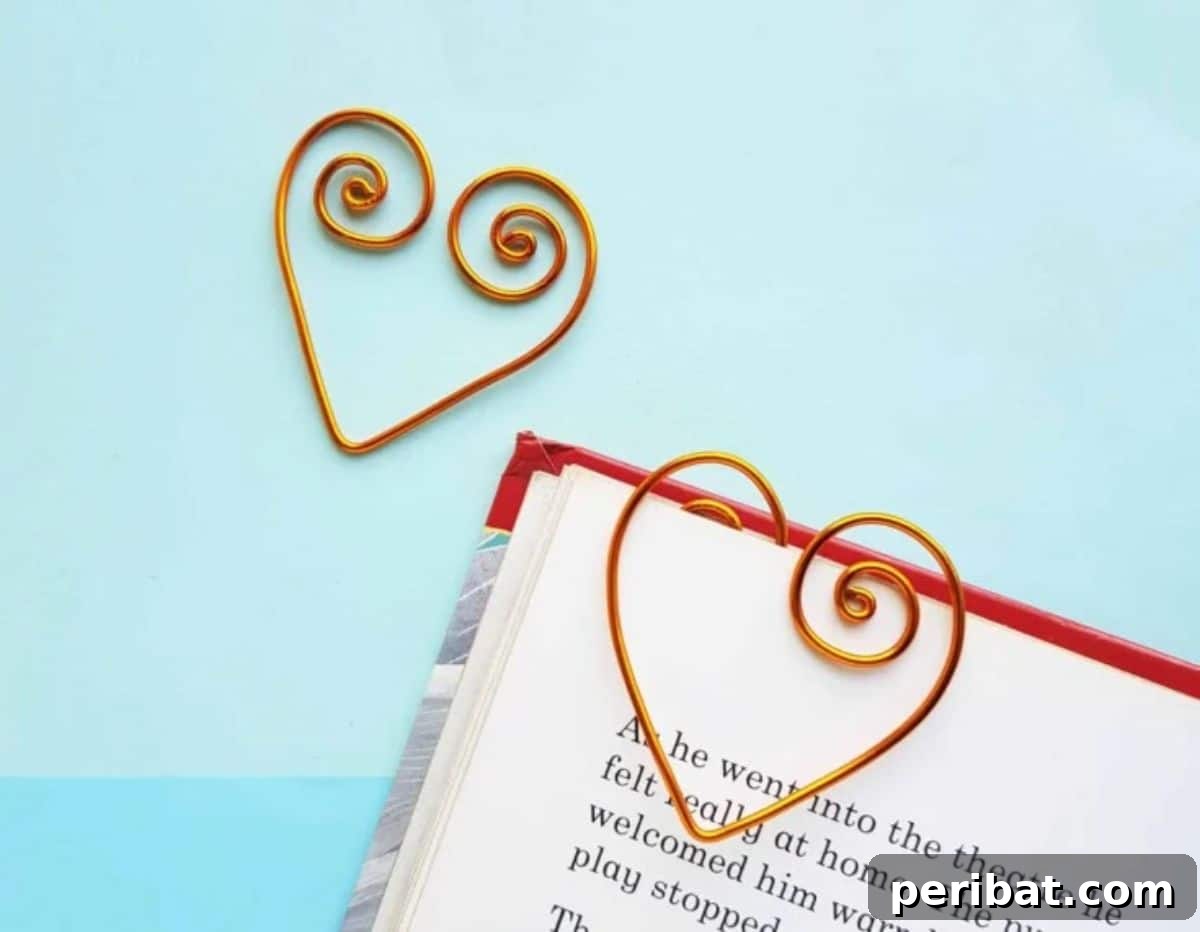 DIY wire heart bookmark, handmade reading accessory, romantic gift for girlfriend who reads
