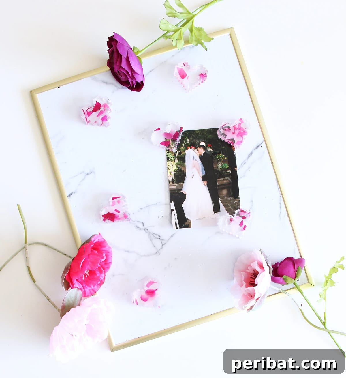 Amusing floral resin heart magnets, preserving delicate flowers in clear resin, ideal as unique party favors.